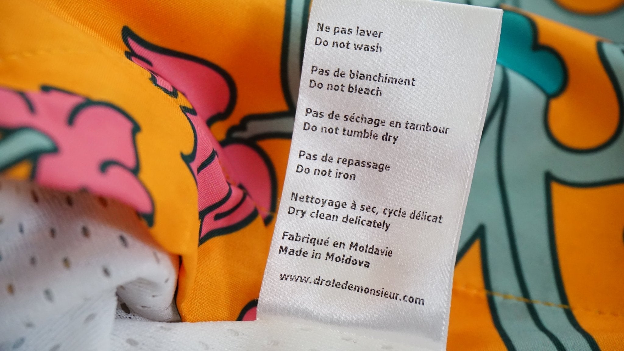 Chaqueta chubasquero Drôle de Monsieur de Poliester reciclado - CONEJO BLANCO VINTAGE