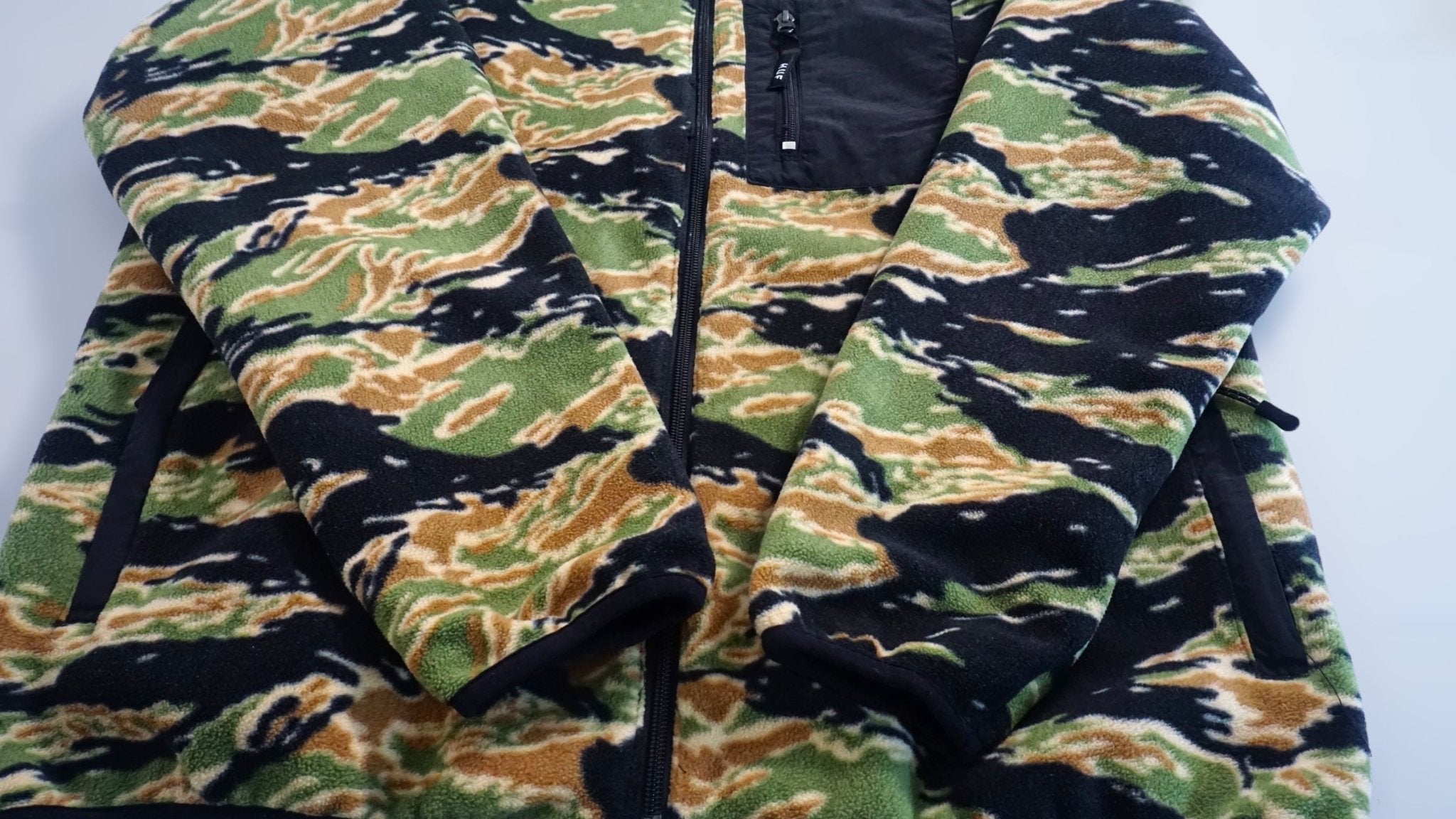Chaqueta polar reversible HUF - CONEJO BLANCO VINTAGE