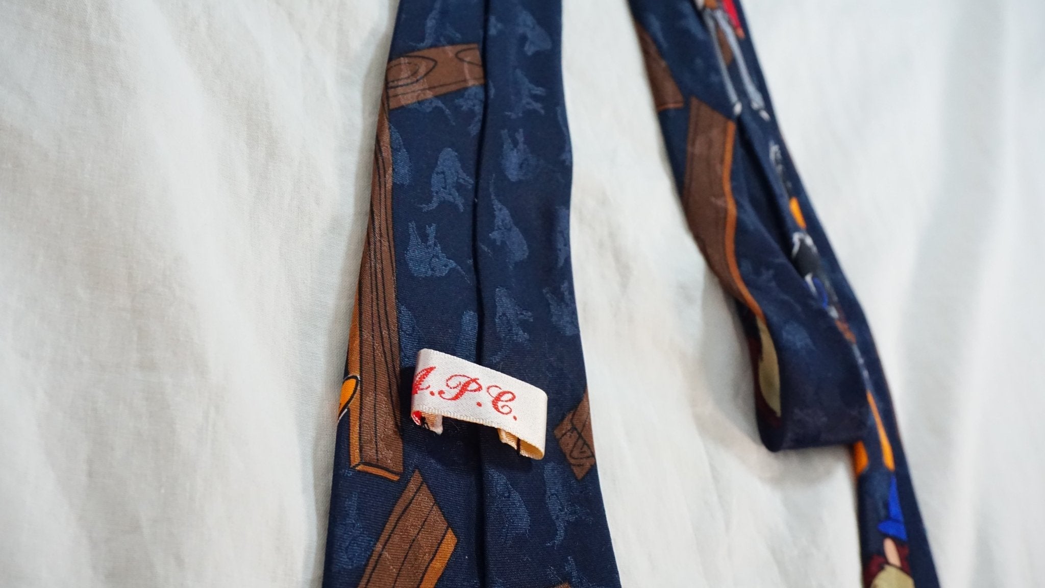 Corbata A.P.C. x Disney Looney Tunes - CONEJO BLANCO VINTAGE