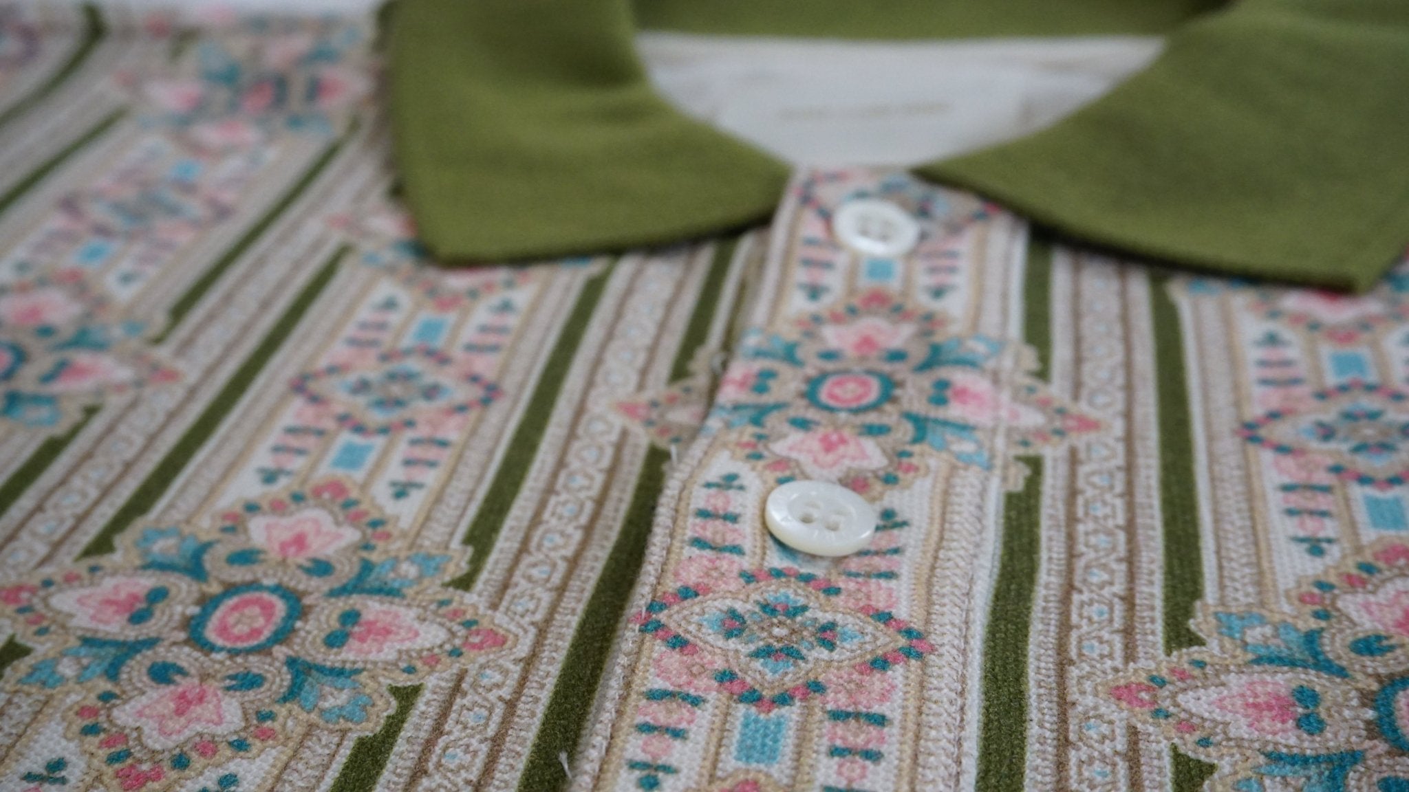 Polo Aimé Leon Dore - CONEJO BLANCO VINTAGE