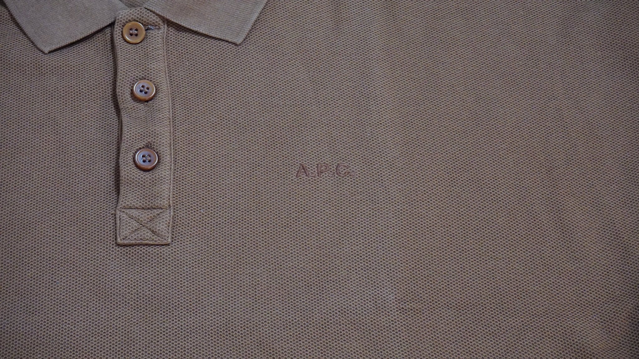 Polo A.P.C. manga corta - CONEJO BLANCO VINTAGE