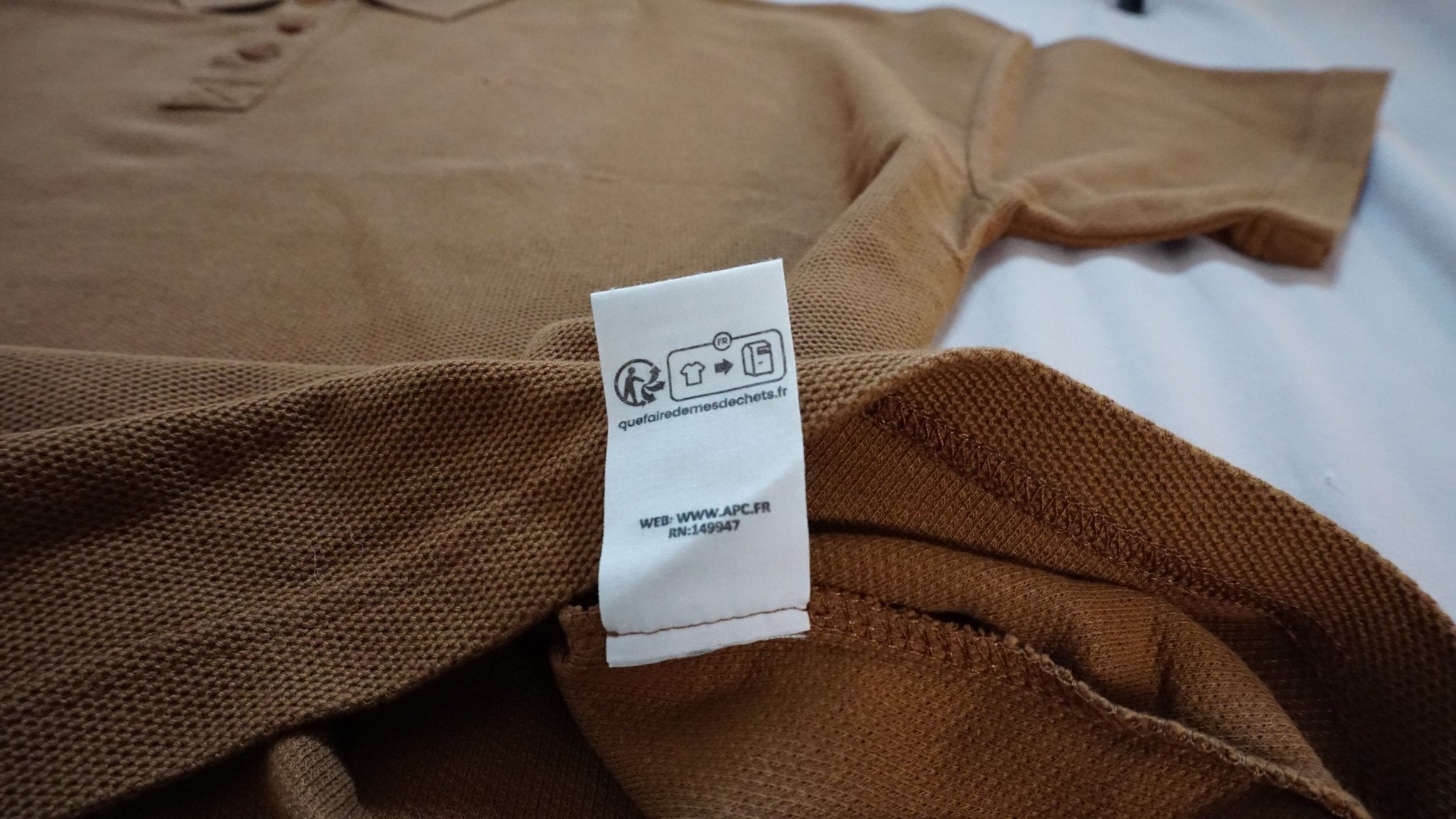 Polo A.P.C. manga corta - CONEJO BLANCO VINTAGE